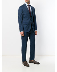 Темно-синий костюм от Corneliani