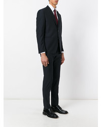 Темно-синий костюм от Lardini