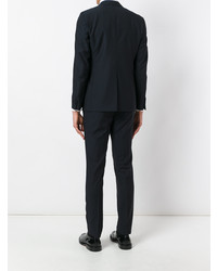 Темно-синий костюм от Lardini