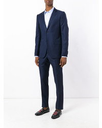 Темно-синий костюм от Gucci