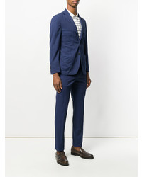 Темно-синий костюм от Lardini