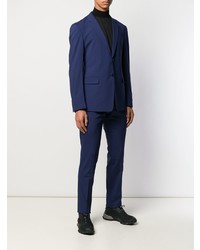 Темно-синий костюм от Prada