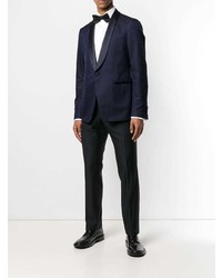 Темно-синий костюм от Salvatore Ferragamo