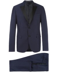 Темно-синий костюм от Valentino