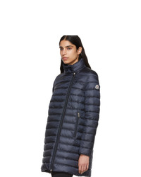 Женский темно-синий пуховик от Moncler