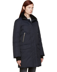 Женский темно-синий пуховик от Mackage