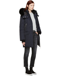 Женский темно-синий пуховик от Mackage