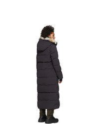 Женский темно-синий пуховик от Canada Goose