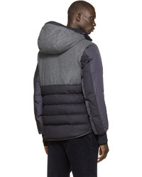 Мужской темно-синий пуховик от Moncler