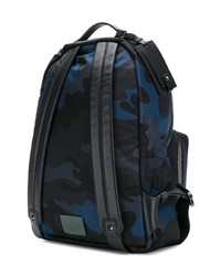 Мужской темно-синий рюкзак с камуфляжным принтом от Valentino