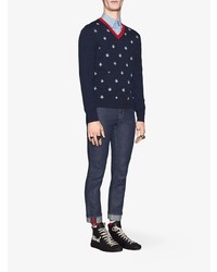 Мужской темно-синий свитер с v-образным вырезом с вышивкой от Gucci