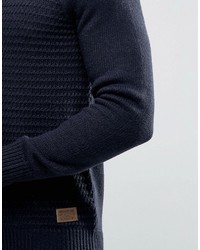Темно-синий свитер с отложным воротником