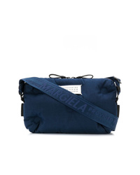 Темно-синяя сумка почтальона из плотной ткани от Maison Margiela