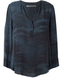 Темно-синяя шелковая блузка от Raquel Allegra