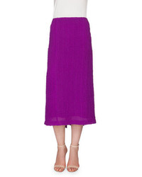 Фиолетовая юбка-карандаш с рельефным рисунком