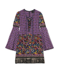 Фиолетовое шелковое платье прямого кроя с "огурцами" от Anna Sui