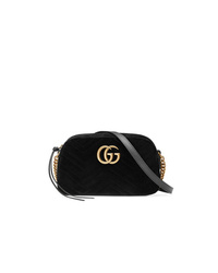 Черная бархатная сумка через плечо от Gucci