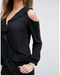 Черная блузка с рюшами от Lipsy