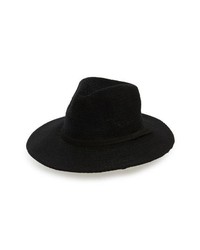 Черная вязаная шляпа