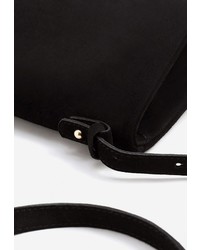 Черная замшевая сумка через плечо от Mango