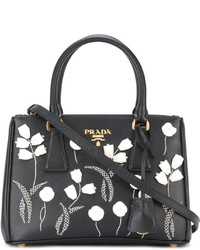 Черная кожаная большая сумка с цветочным принтом от Prada