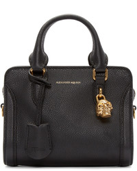 Черная кожаная большая сумка от Alexander McQueen