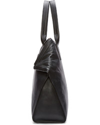 Мужская черная кожаная большая сумка от Alexander McQueen