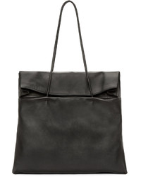 Черная кожаная большая сумка от Maison Margiela