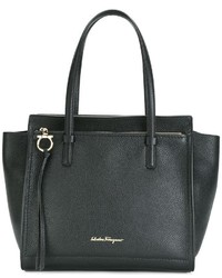 Черная кожаная большая сумка от Salvatore Ferragamo