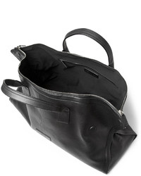 Мужская черная кожаная дорожная сумка от Alexander McQueen