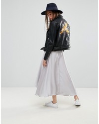 Женская черная кожаная косуха с вышивкой от Gestuz