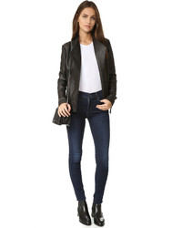 Женская черная кожаная куртка от Mackage