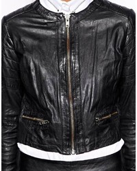 Женская черная кожаная куртка от Muu Baa