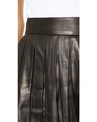 Черная кожаная мини-юбка со складками от Alice + Olivia