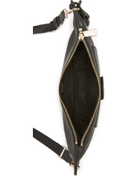 Черная кожаная поясная сумка от Furla