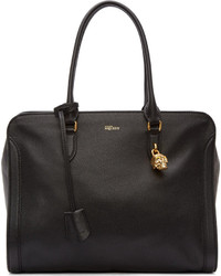 Женская черная кожаная спортивная сумка от Alexander McQueen