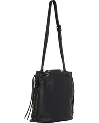 Черная кожаная сумка-мешок с геометрическим рисунком от Cleobella