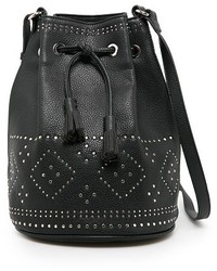 Черная кожаная сумка-мешок с украшением