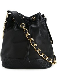 Черная кожаная сумка-мешок от Chanel