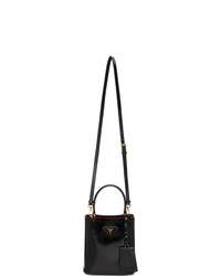 Черная кожаная сумка-мешок от Prada