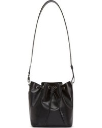 Черная кожаная сумка-мешок от Saint Laurent