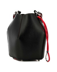 Черная кожаная сумка-мешок от Alexander McQueen