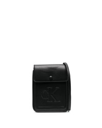 Черная кожаная сумка почтальона от Calvin Klein Jeans