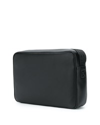 Черная кожаная сумка почтальона от Versace