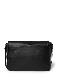 Черная кожаная сумка почтальона от Marc by Marc Jacobs