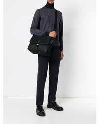 Черная кожаная сумка почтальона от Prada