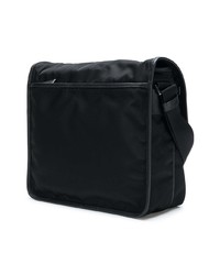 Черная кожаная сумка почтальона от Prada