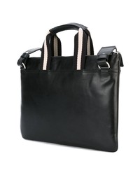 Черная кожаная сумка почтальона от Bally