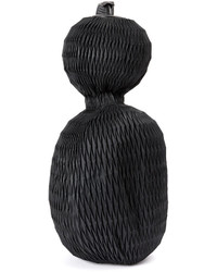 Черная кожаная сумка через плечо с геометрическим рисунком от Issey Miyake