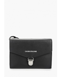 Черная кожаная сумка через плечо от Calvin Klein Jeans